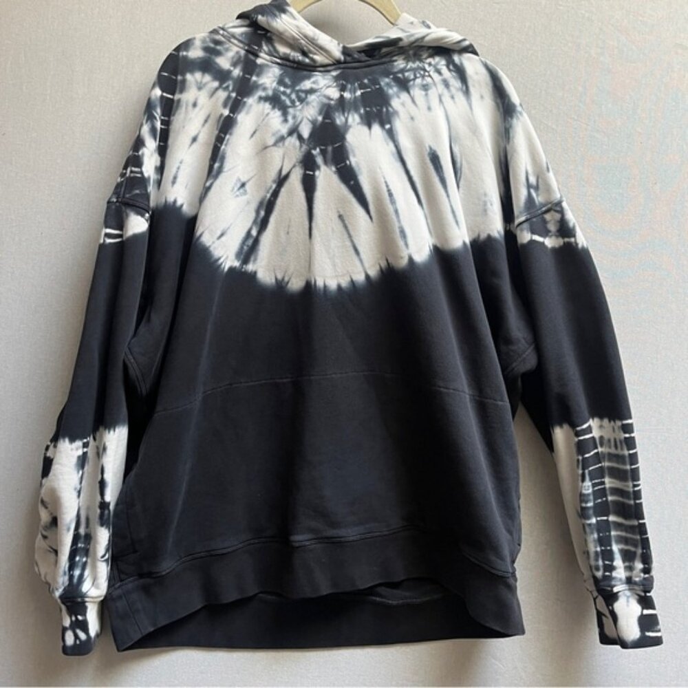 🖤 Lululemon athletica Black and White Tie-Dye Hoodie